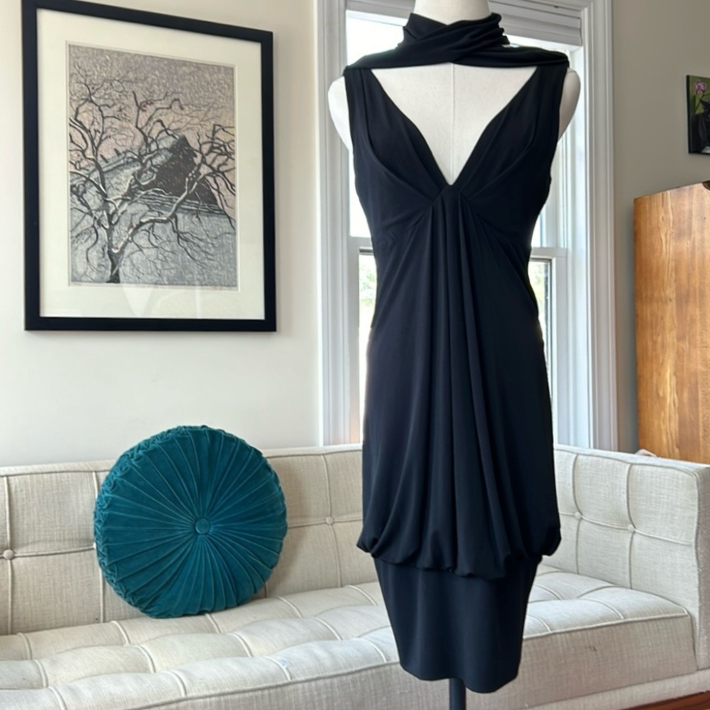 Gifted 💝 Sexy LBD - Picture 1 of 7